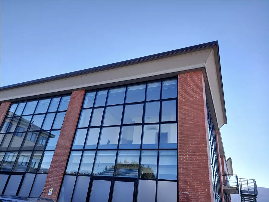 Immagine 4 di Ufficio in vendita  a Sarzana