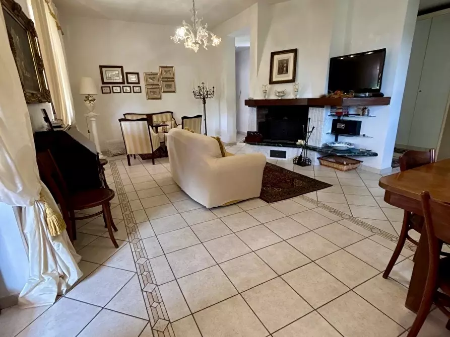 Immagine 10 di Casa semindipendente in vendita  a Carrara