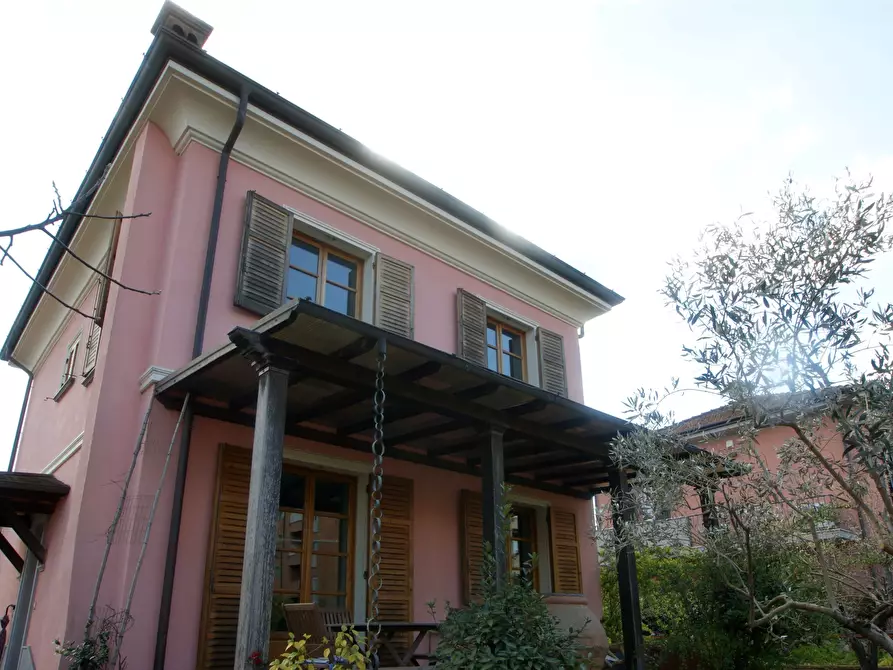 Immagine 3 di Villa in vendita  a Sarzana