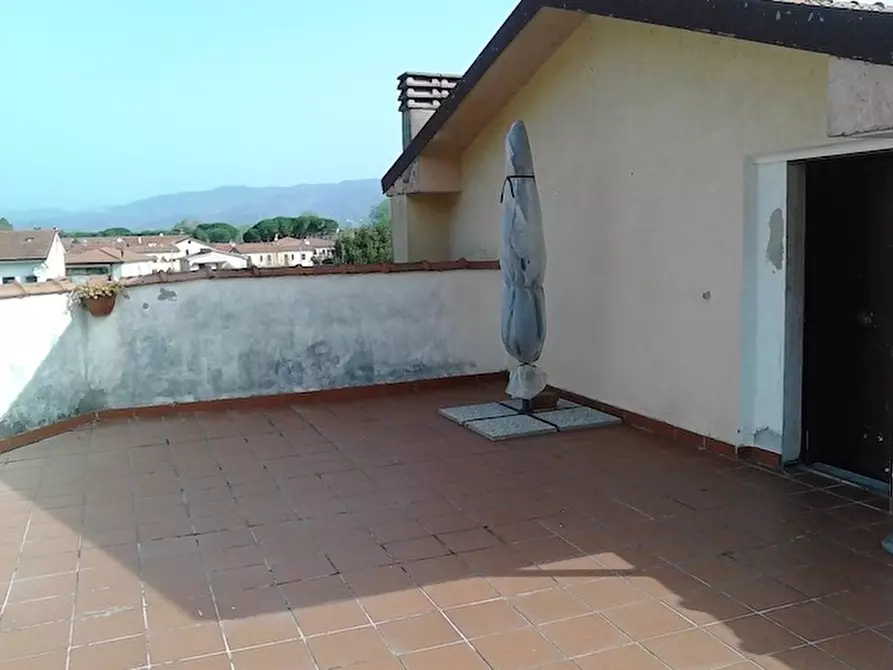 Immagine 9 di Quadrilocale in vendita  a Ameglia