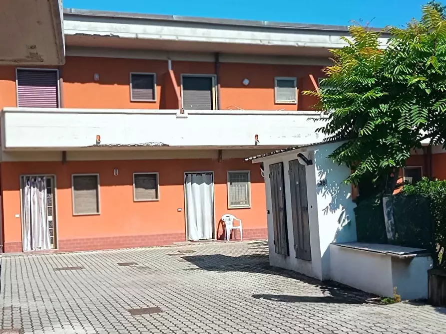 Immagine 28 di Casa semindipendente in vendita  a Massa
