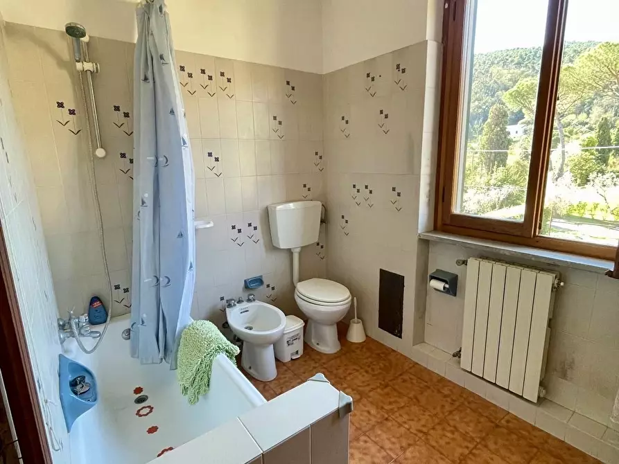 Immagine 17 di Casa semindipendente in vendita  a Ameglia