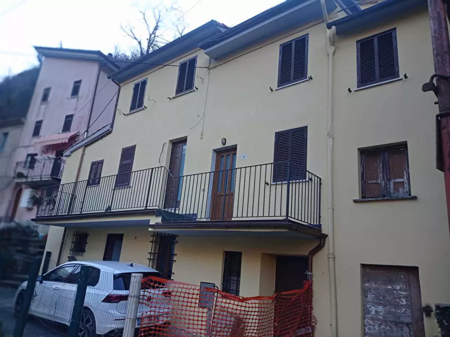 Immagine 1 di Casa indipendente in vendita  a Massa