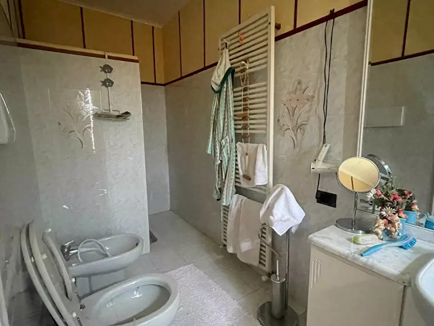 Immagine 12 di Casa indipendente in vendita  a Ameglia