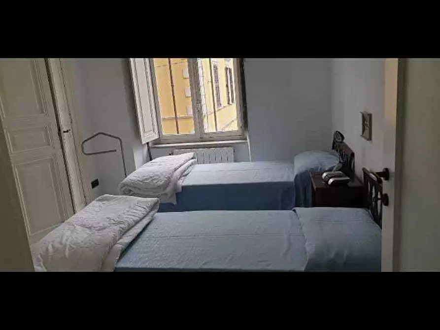 Immagine 6 di Appartamento in affitto  in Via Roma a Carrara