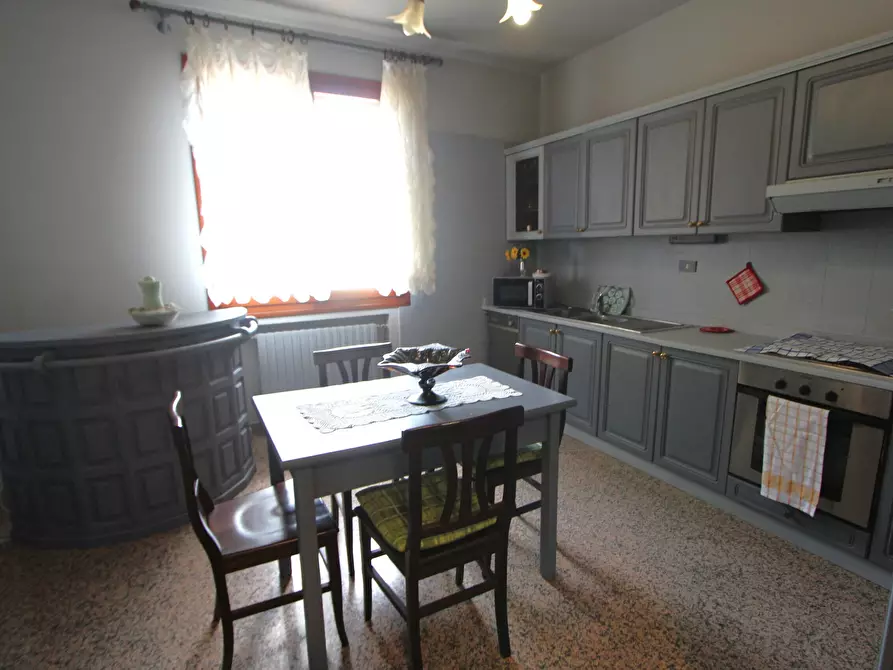 Immagine 6 di Villa in vendita  in Via dell'Artigiano 1 a Valsamoggia