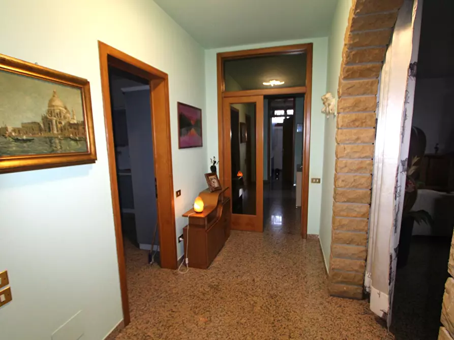 Immagine 17 di Villa in vendita  in Via dell'Artigiano 1 a Valsamoggia