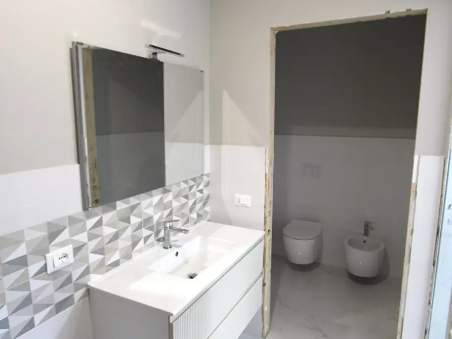 Immagine 7 di Appartamento in vendita  in Via Cesare Rocchi a Valsamoggia