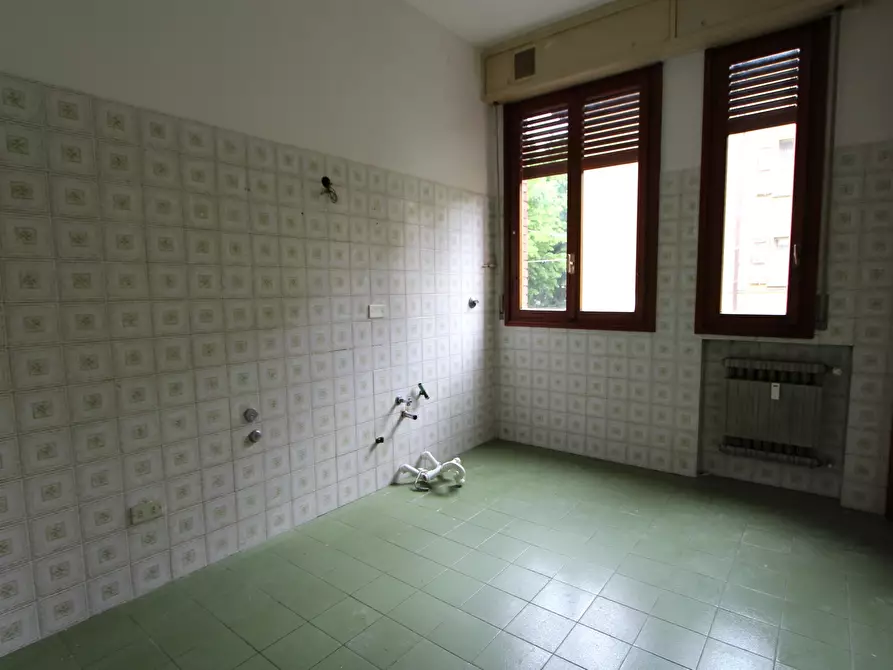 Immagine 6 di Appartamento in vendita  in Viale della Costituzione 6 a Valsamoggia