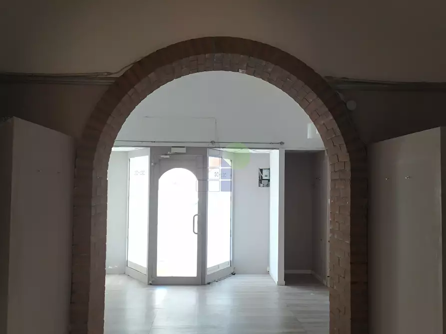 Immagine 5 di Locale commerciale in affitto  in Via Roma 30 a Livorno