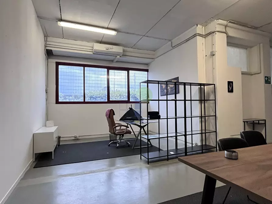 Immagine 10 di Ufficio in affitto  in Via dell' Artigianato 21 a Livorno