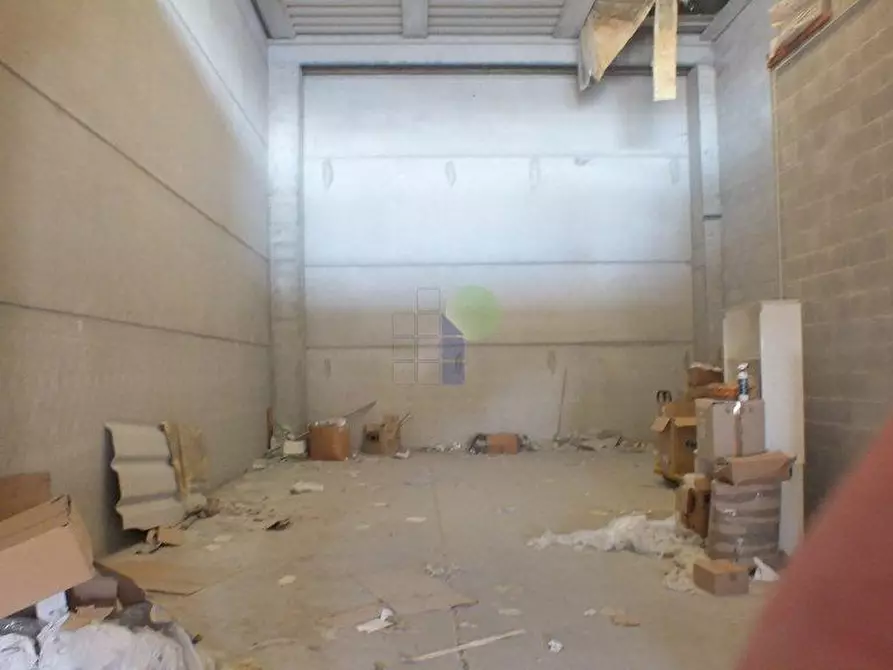 Immagine 10 di Attività artigianale in vendita  in Via Guarini a Livorno