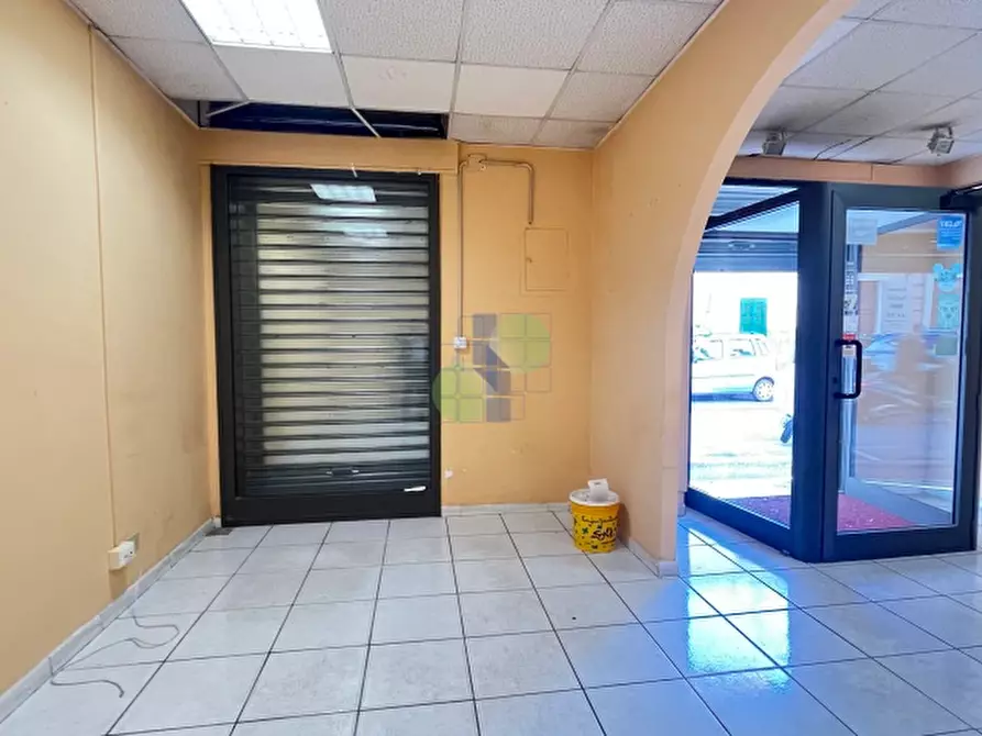 Immagine 1 di Locale commerciale in vendita  in Corso Giuseppe Mazzini 208 a Livorno