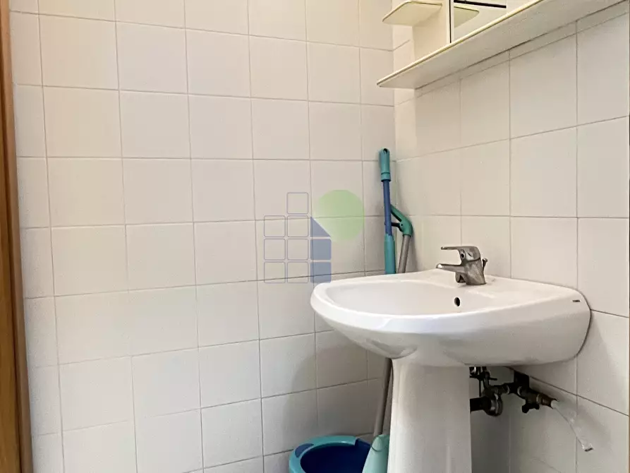 Immagine 20 di Ufficio in affitto  in Via dell' Artigianato 11 a Livorno