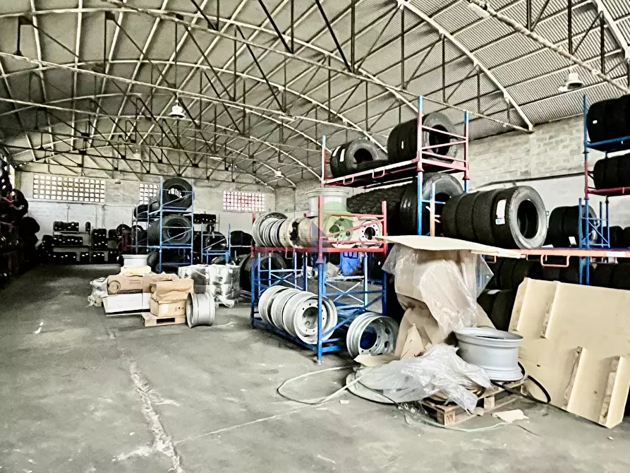 Immagine 1 di Capannone industriale in affitto  in Via Ugione 53 a Livorno