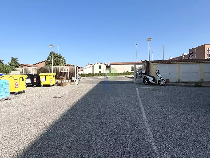 Immagine 7 di Capannone industriale in affitto  in Via Razzaguta 32 a Livorno