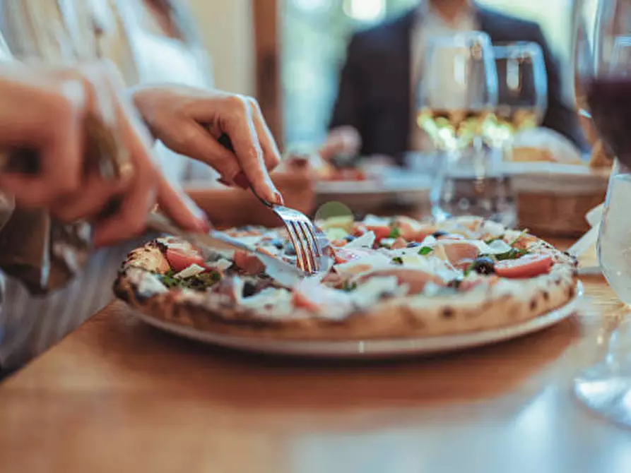 Immagine 2 di Pizzeria / Pub in vendita  a Livorno