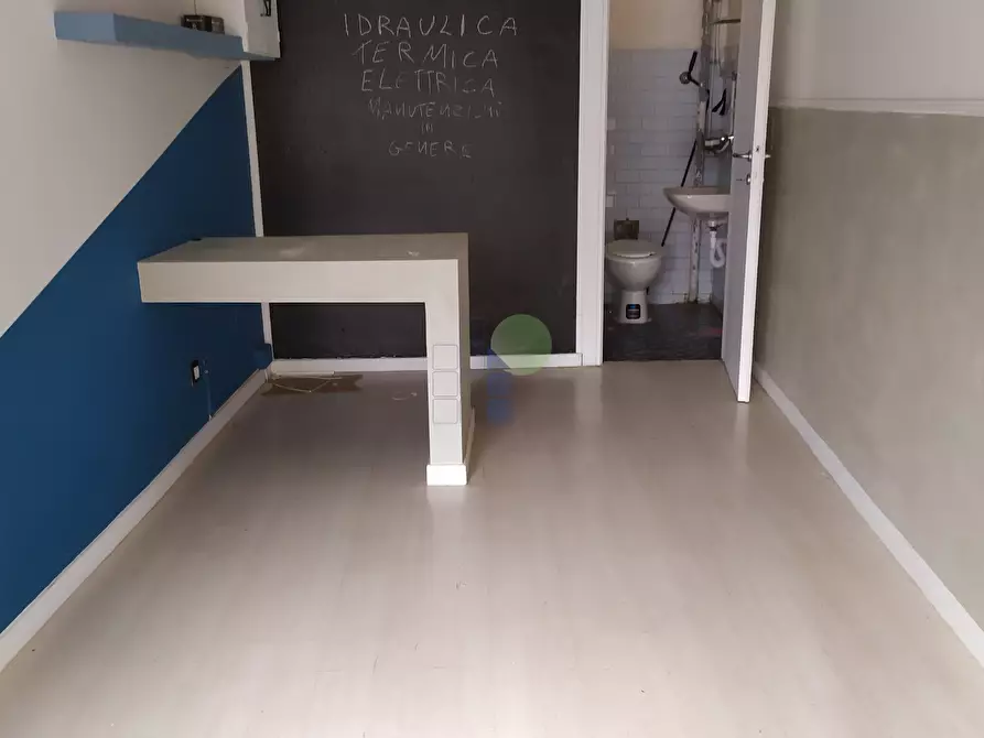 Immagine 4 di Capannone industriale in affitto  in Viale della Libertà 6 a Livorno