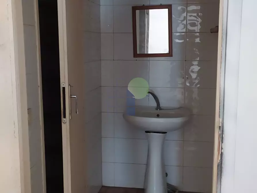 Immagine 9 di Capannone industriale in affitto  in Scali Luigi Bettarini 2 a Livorno