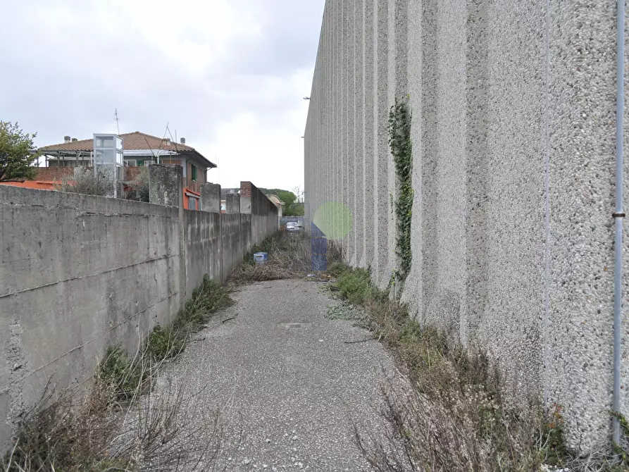 Immagine 29 di Attività artigianale in vendita  in Via della Padula 11 a Livorno