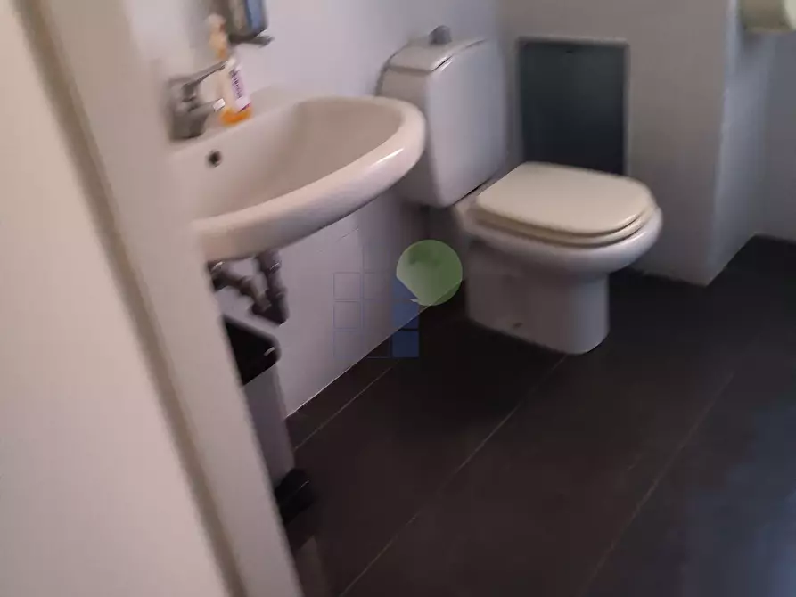 Immagine 16 di Ufficio in vendita  in Piazza Cavour 21 a Livorno