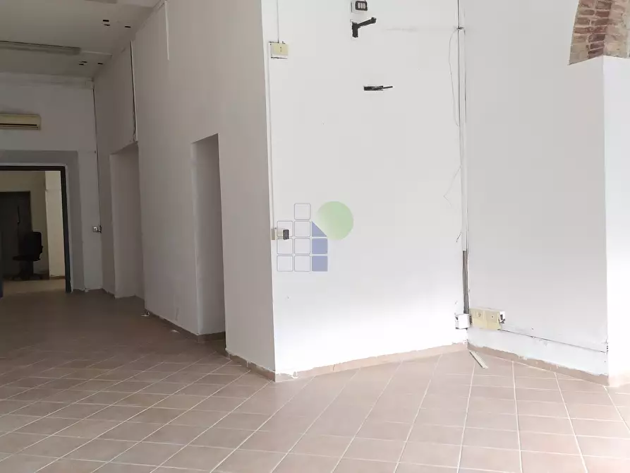 Immagine 6 di Capannone industriale in affitto  in Scali Luigi Bettarini 2 a Livorno