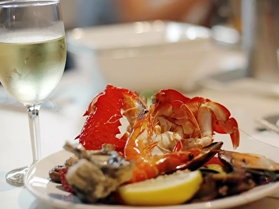 Immagine 1 di Bar / Ristorante in vendita  a Livorno