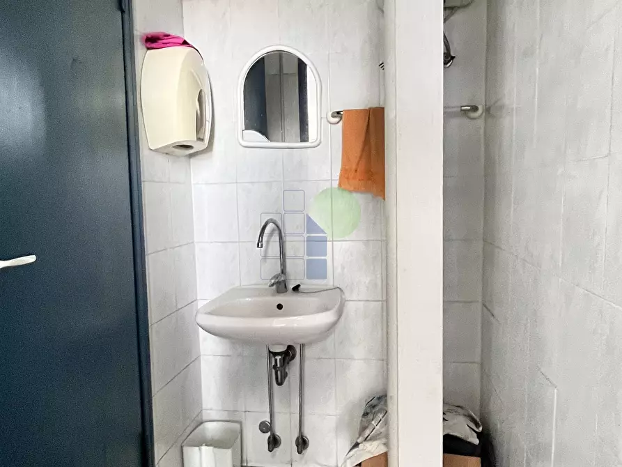 Immagine 23 di Capannone industriale in vendita  in Via Francesco Pera 88 a Livorno