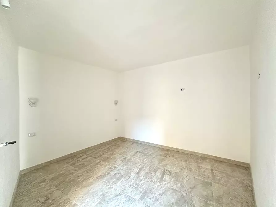 Immagine 7 di Bilocale in vendita  in Via Crosa 1 a Arona