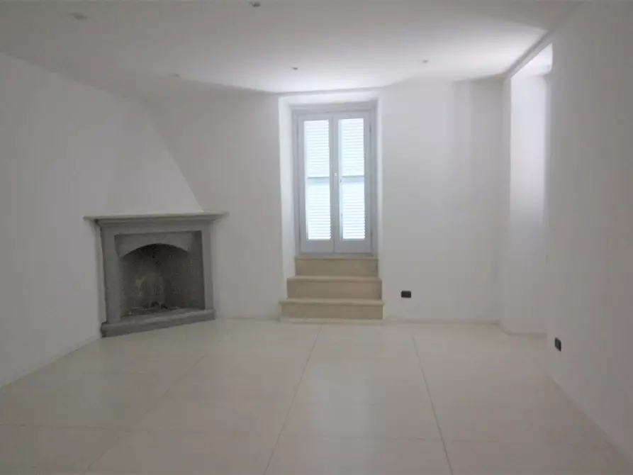 Immagine 16 di Capannone industriale in affitto  in Viale Marconi 1 a Arona