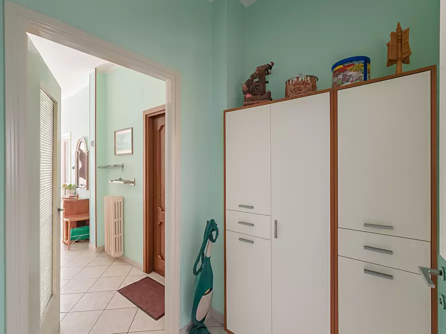 Immagine 10 di Bilocale in vendita  in Via Venezia a Dormelletto