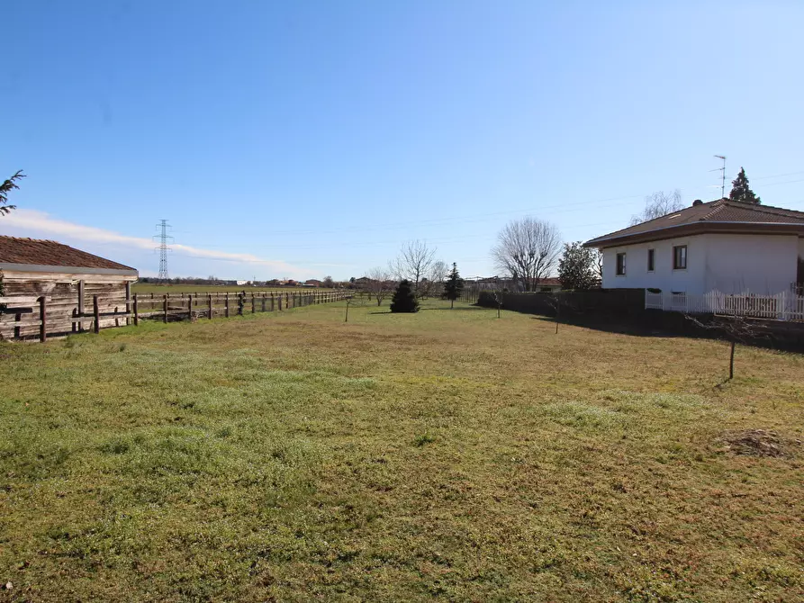 Immagine 30 di Rustico / casale in vendita  in Via Lanca 1 a Oleggio