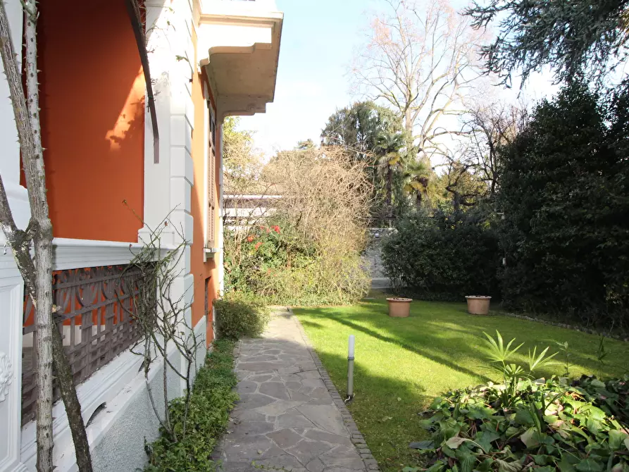 Immagine 18 di Trilocale in affitto  in Via XX Settembre 1 a Arona