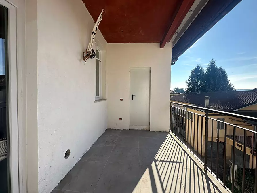 Immagine 31 di Trilocale in vendita  in Via Partigiani 1 a Arona