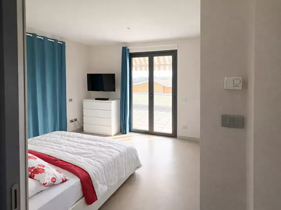 Immagine 4 di Trilocale in vendita  in Viale Cesare Battisti 1 a Briga Novarese