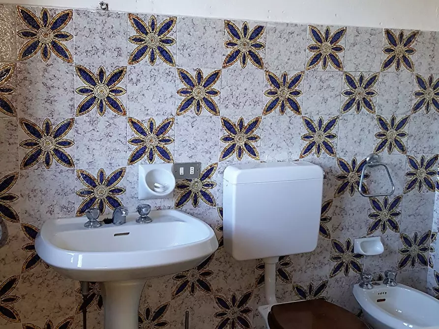 Immagine 12 di Bilocale in vendita  in Via Manzoni 1 a Arona