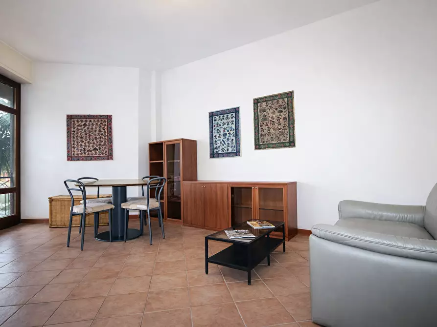 Immagine 3 di Bilocale in affitto  a Arona