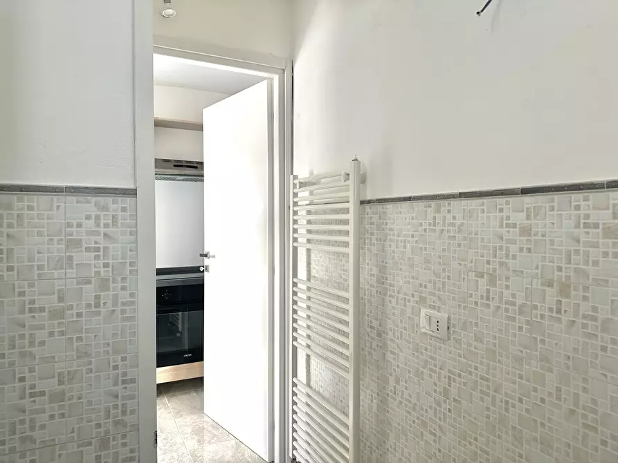 Immagine 14 di Bilocale in vendita  in Via Crosa 1 a Arona