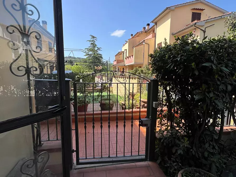 Immagine 2 di Trilocale in vendita  in Via Chiantigiana a Lastra A Signa