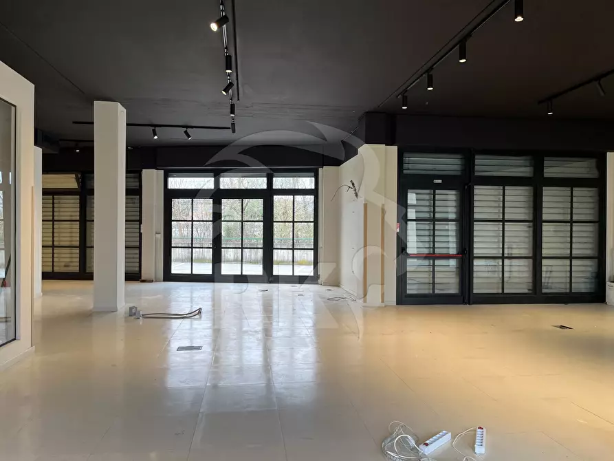 Immagine 1 di Laboratorio in affitto  a Bologna