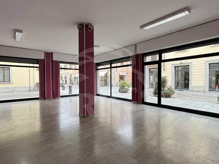 Immagine 7 di Locale commerciale in vendita  a Ferrara