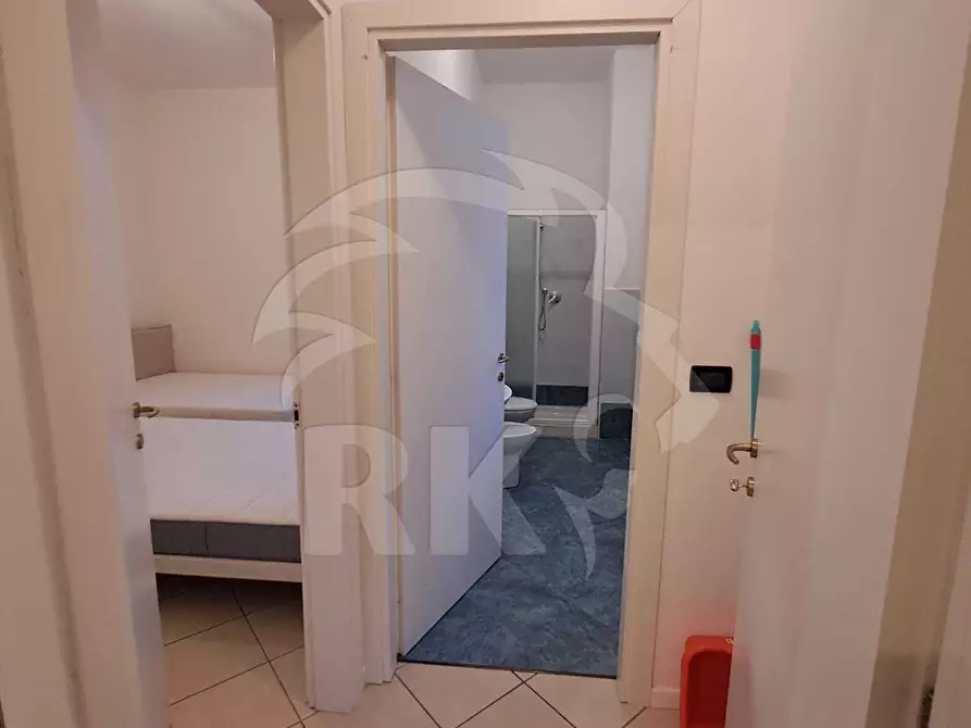 Immagine 21 di Trilocale in affitto  a Bologna