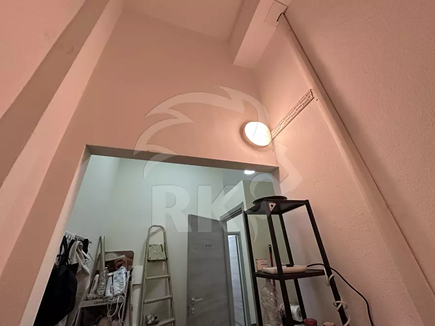Immagine 26 di Locale commerciale in affitto  in Via Riva di Reno 56 a Bologna