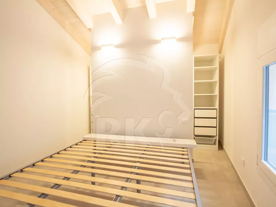 Immagine 9 di Trilocale in affitto  a Bologna