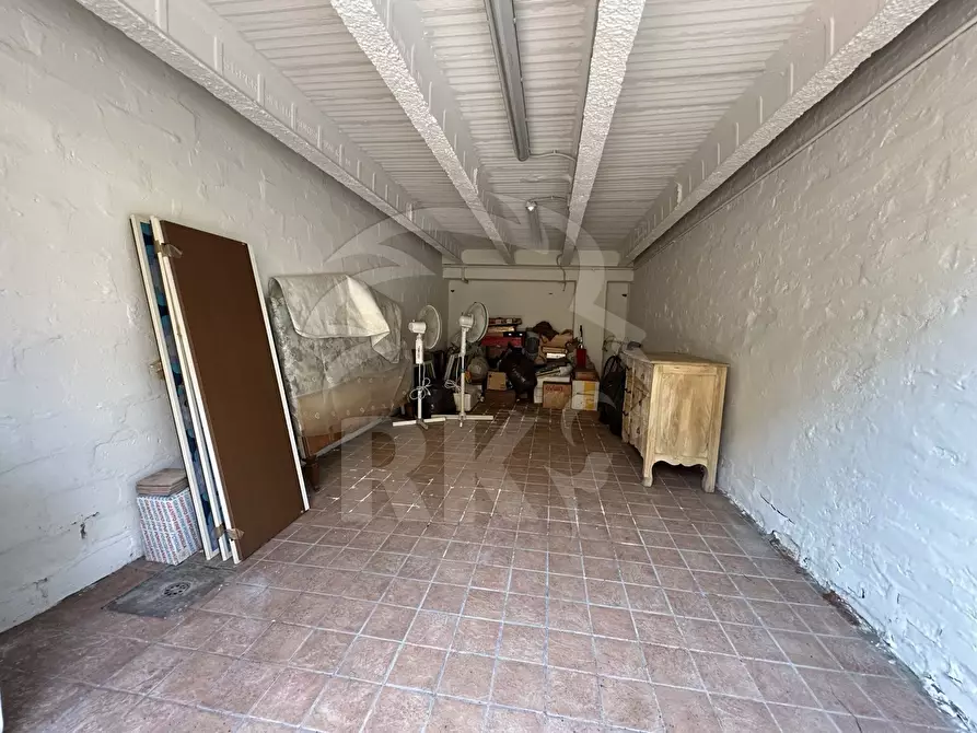 Immagine 2 di Garage in vendita  in Via Reggio Emilia 6 a Bologna