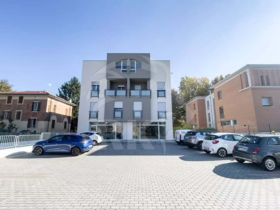 Immagine 15 di Locale commerciale in vendita  in Viale Cinque Martiri 12 a Mirandola