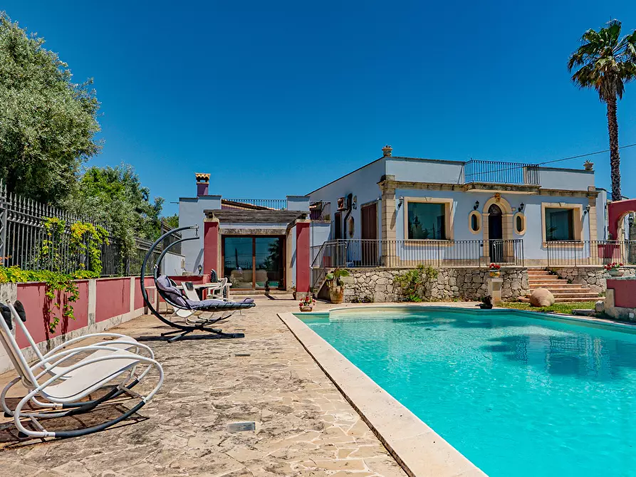 Immagine 38 di Villa in vendita  in Via Agamennone 2 a Siracusa