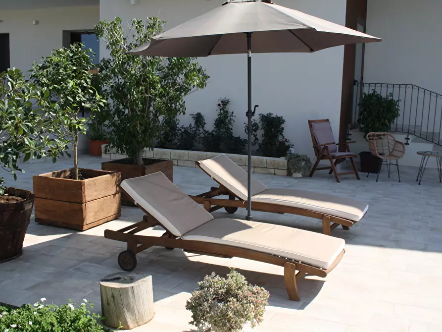 Immagine 5 di Villa in vendita  in Viale Edoardo Garrone 56 a Melilli