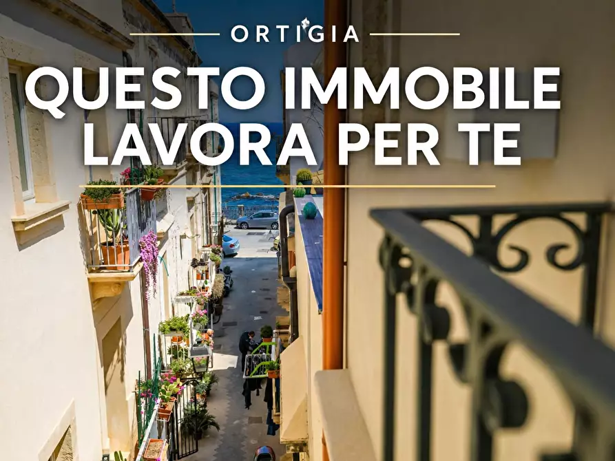 Immagine 1 di Casa indipendente in vendita  in Lungomare di Levante Elio Vittorini 20 a Siracusa