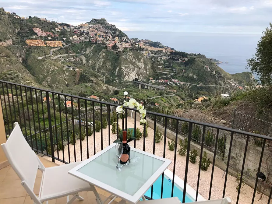 Immagine 43 di Villa in vendita  in Via Roma 21 a Taormina